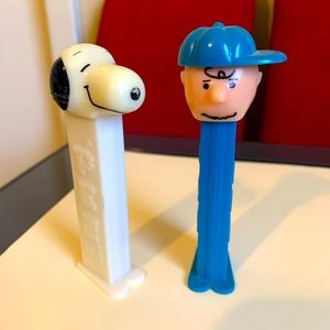 Vintage Charlie Brown and snoopy PEZ dispensers